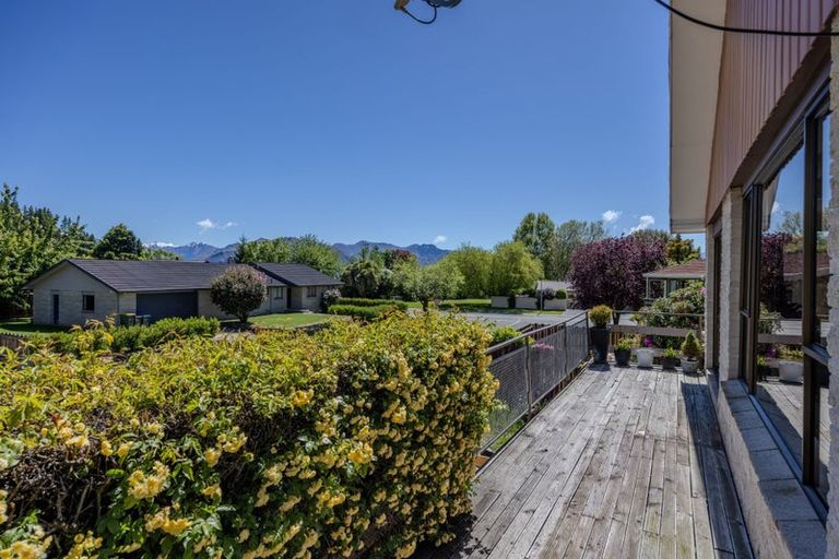 Photo of property in 3 Heuchan Lane, Wanaka, 9305
