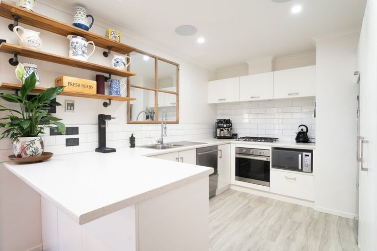 Photo of property in 35 Trelawny Terrace, Grenada Village, Wellington, 6037