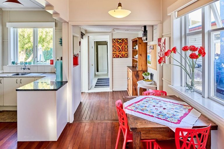 Photo of property in 156 Waiwhetu Road, Waterloo, Lower Hutt, 5011