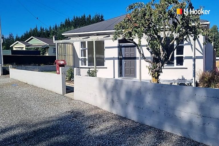 Photo of property in 1 Tiverton Street, Palmerston, 9430