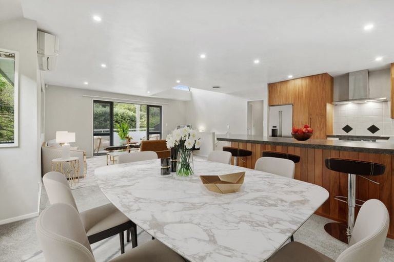 Photo of property in 2/24 Heathcote Road, Castor Bay, Auckland, 0620