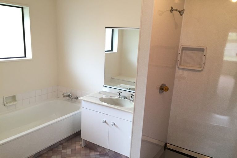 Photo of property in 134 Racecourse Road, Sockburn, Christchurch, 8042