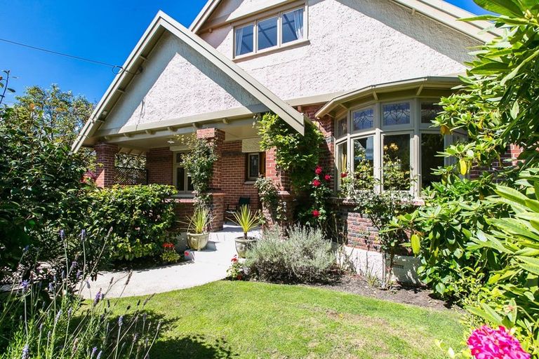 Photo of property in 239 Bay View Road, Saint Clair, Dunedin, 9012