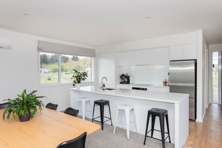Photo of property in 53 Hamilton Drive, Wainui, Gisborne, 4010