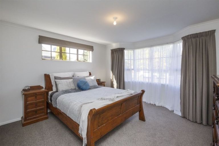 Photo of property in 12 Grange Place, Milson, Palmerston North, 4414