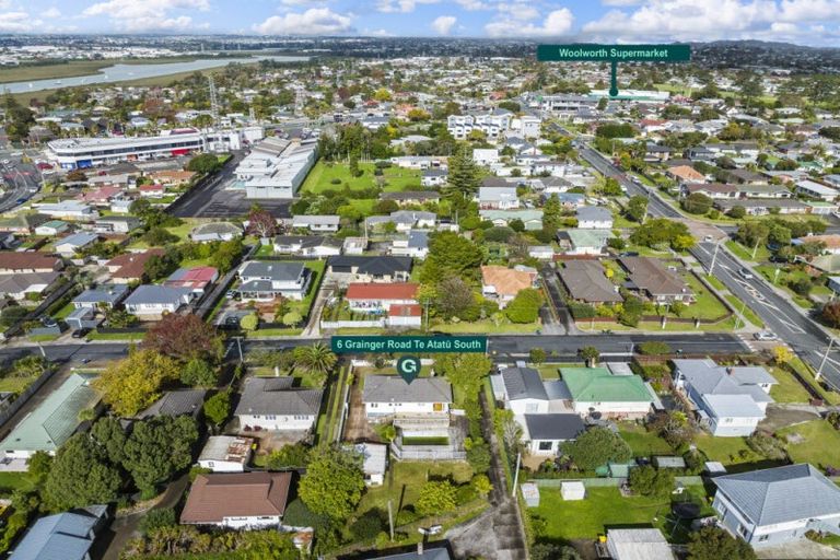 Photo of property in 6 Grainger Road, Te Atatu South, Auckland, 0610