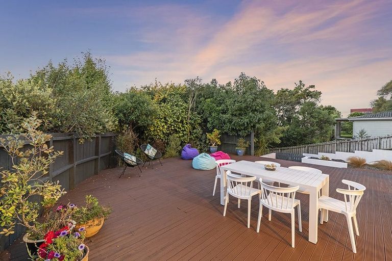 Photo of property in 85 Kennedy Avenue, Forrest Hill, Auckland, 0620