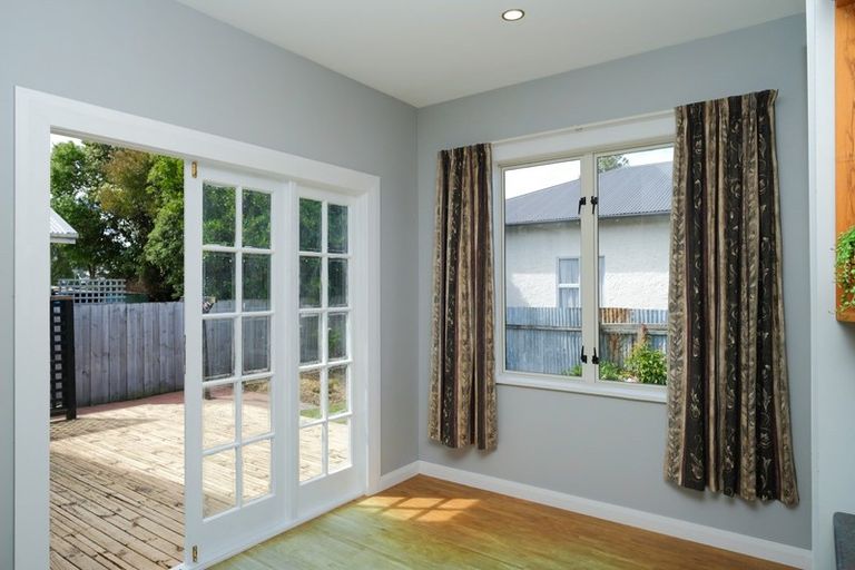 Photo of property in 21 West Avenue, Saint Clair, Dunedin, 9012