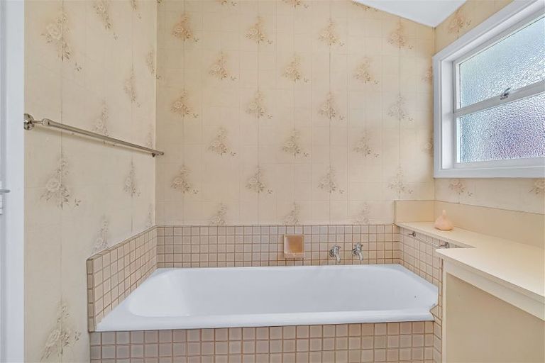 Photo of property in 11 Tuirau Place, Ilam, Christchurch, 8041