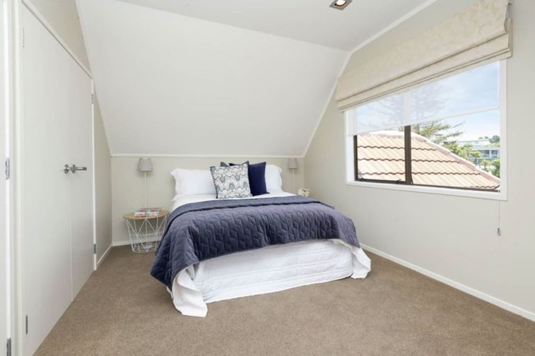 Photo of property in 24 Copperfield Terrace, Mellons Bay, Auckland, 2014