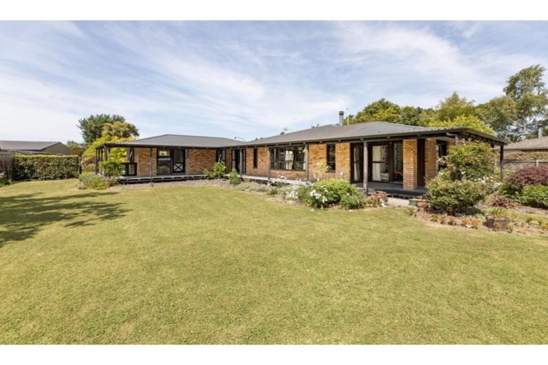 Photo of property in 56 Buckleys Road, Rangiora, 7400