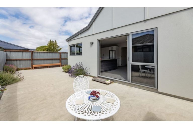 Photo of property in 1/49 Castletown Place, New Brighton, Christchurch, 8083