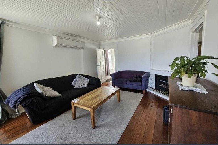 Photo of property in 33 Rangiora Street, Castlecliff, Whanganui, 4501