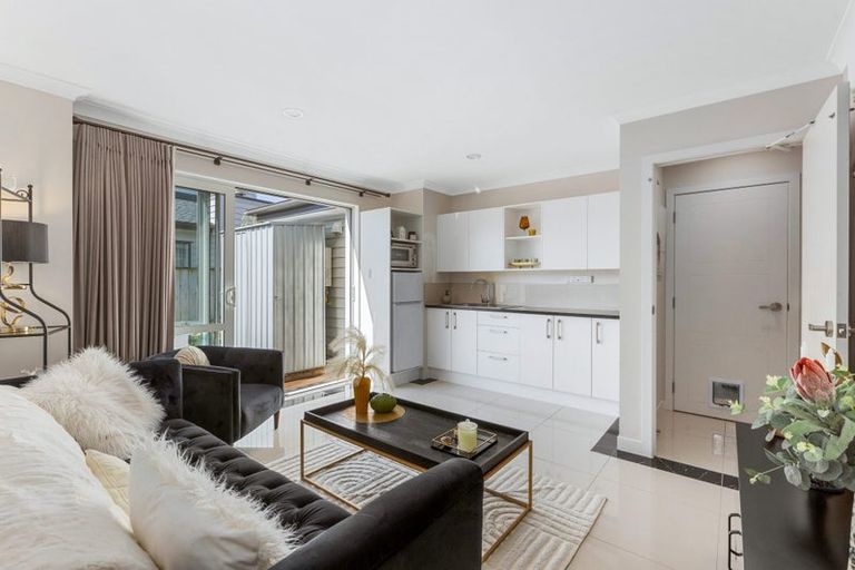 Photo of property in 9 Taraire Place, Orewa, 0931