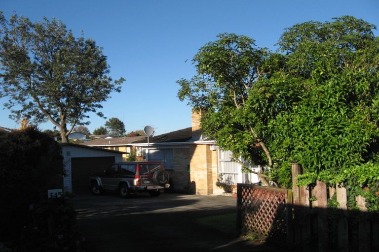 Photo of property in 345 Pakuranga Road, Pakuranga Heights, Auckland, 2010