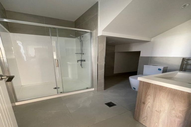 Photo of property in 16 Minhas Road, Papakura, 2110