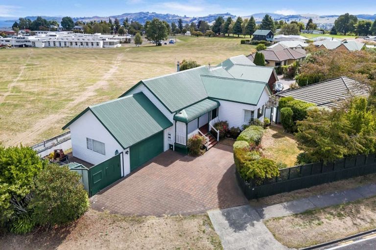 Photo of property in 63 Kiddle Drive, Hilltop, Taupo, 3330
