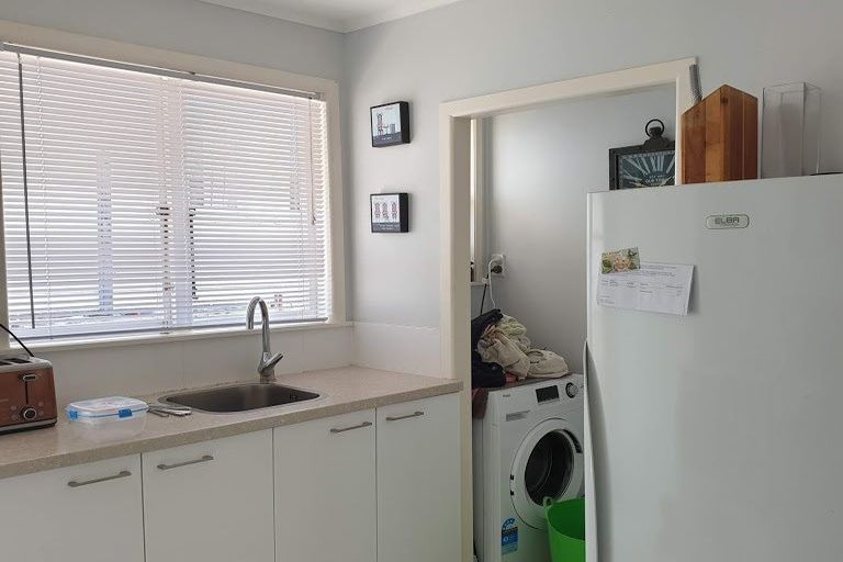 Photo of property in 71a Commercial Road, Helensville, 0800