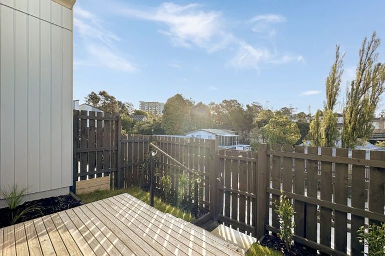 Photo of property in 8/27 Glenorchy Street, Glen Eden, Auckland, 0602