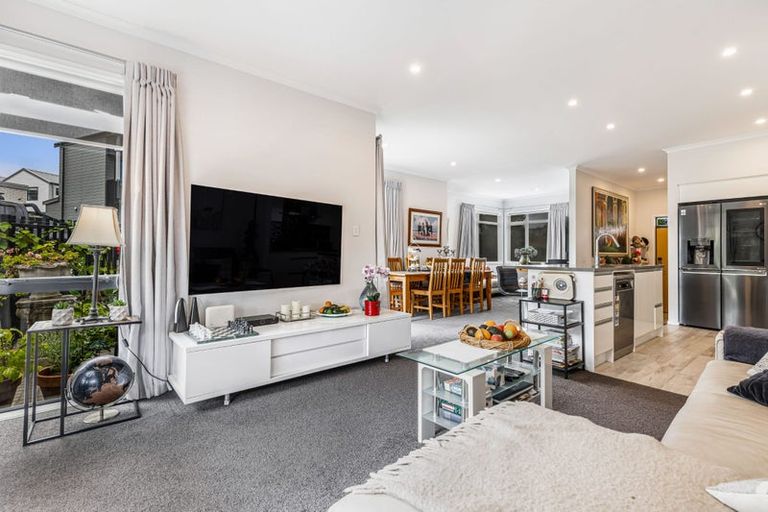 Photo of property in 16 Kauri Amber Road, Westgate, Auckland, 0614