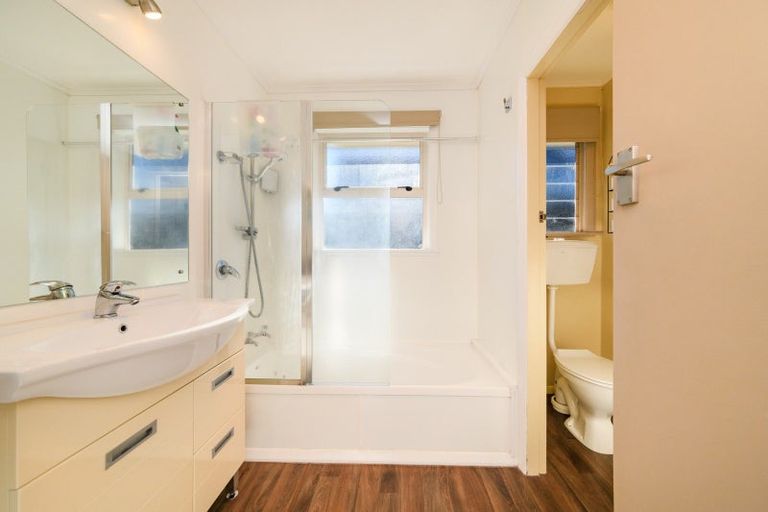 Photo of property in 2a Lowestoft Place, West End, Palmerston North, 4412