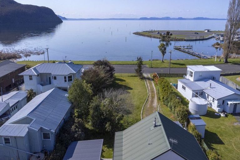 Photo of property in 14 Motuoapa Esplanade, Motuoapa, 3382