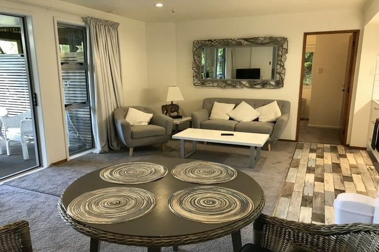 Photo of property in 17 Winston Street, Crofton Downs, Wellington, 6035