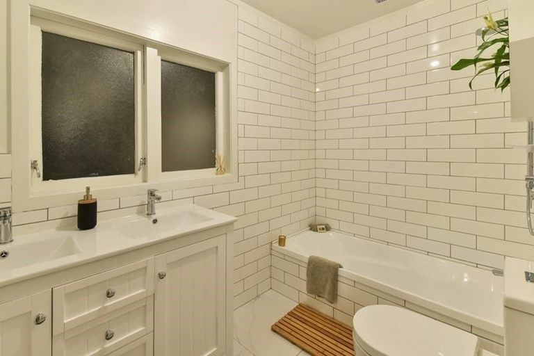 Photo of property in 39 Mckean Avenue, Manurewa, Auckland, 2102