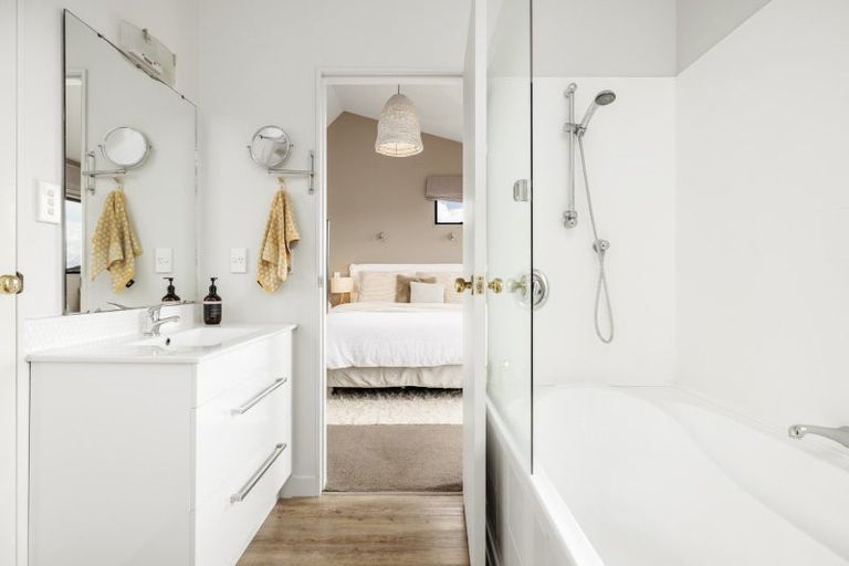 Photo of property in 19 Highcroft Place, Welcome Bay, Tauranga, 3112