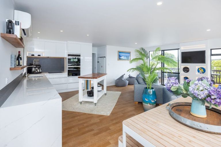 Photo of property in 8b Government Road, Raglan, 3225