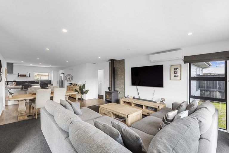 Photo of property in 25 Oak Crescent, Ashhurst, 4810