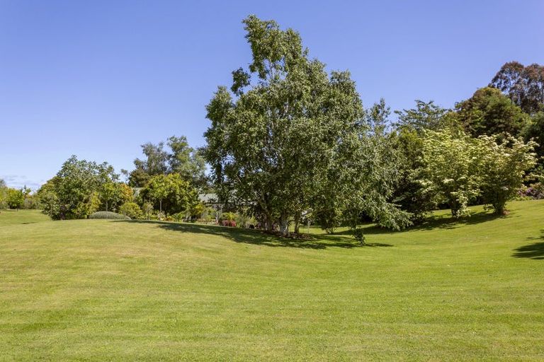 Photo of property in 71 Gillespie Place, Acacia Bay, Taupo, 3385