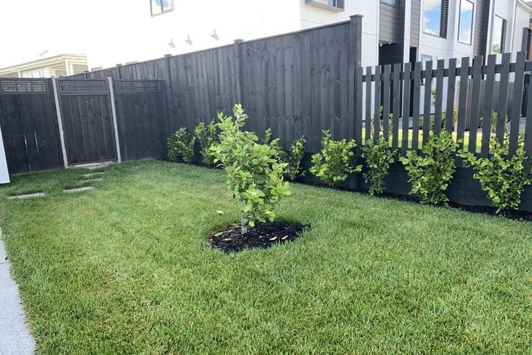 Photo of property in 19 Koura Drive, Red Beach, 0932