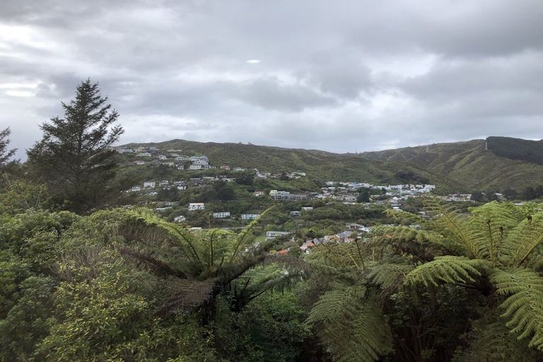 Photo of property in 81a Thurleigh Grove, Karori, Wellington, 6012