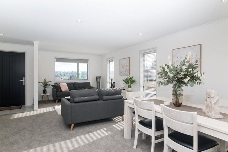 Photo of property in 27 Papa Orchard Drive, Kumeu, 0810