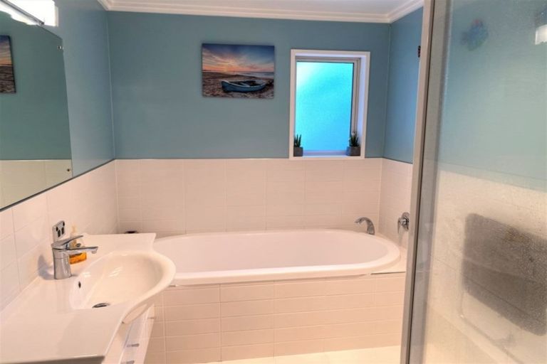 Photo of property in 6 Solway Place, Mosgiel, 9024