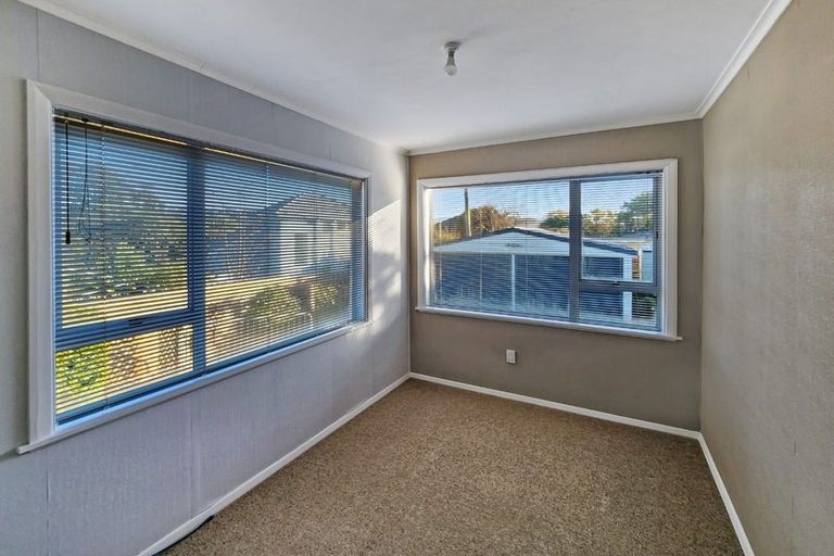 Photo of property in 25 Manuka Street, Stokes Valley, Lower Hutt, 5019