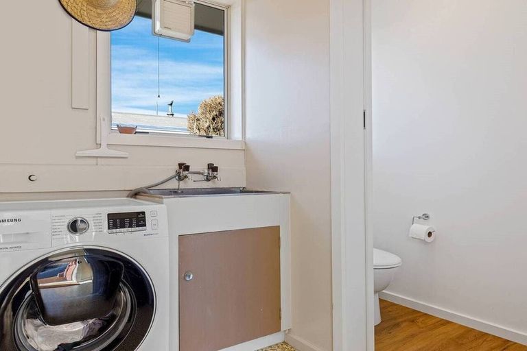 Photo of property in 28 Fern Drive, Halswell, Christchurch, 8025