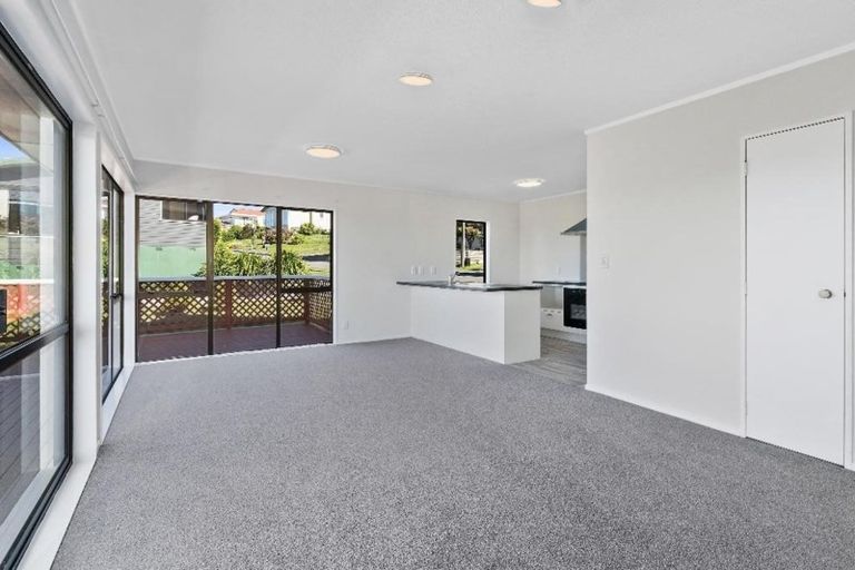 Photo of property in 24 Cathie Place, Karori, Wellington, 6012