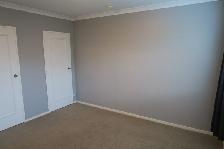 Photo of property in 36 Duchess Place, Maupuia, Wellington, 6022