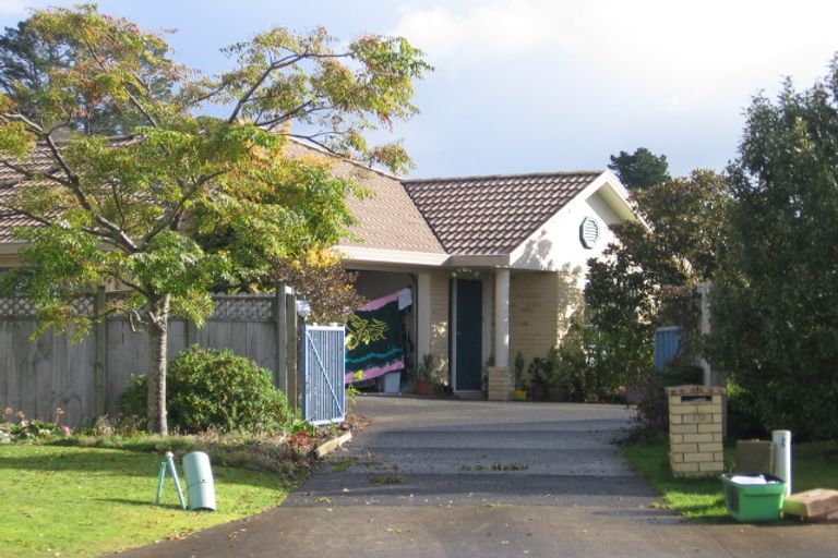 Photo of property in 16 Sheldon Place, Burswood, Auckland, 2013