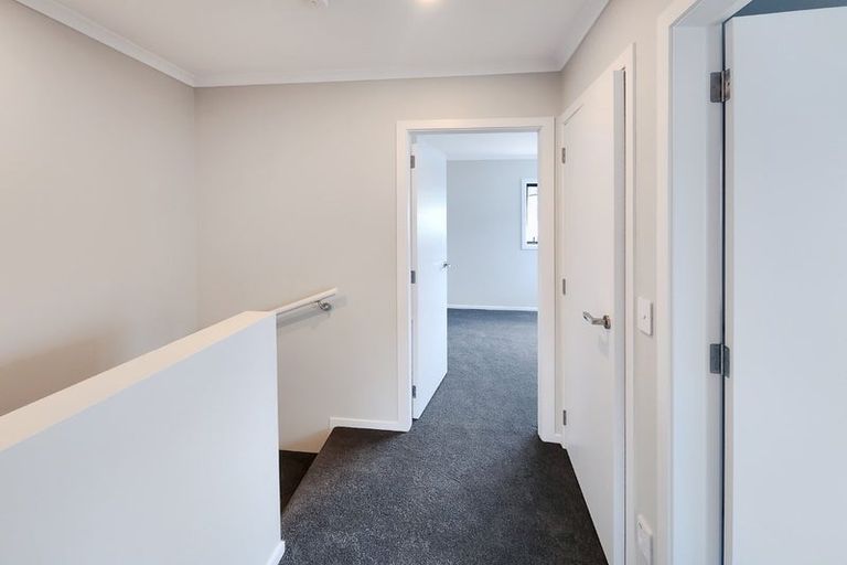 Photo of property in 4/64 Glen Road, Stokes Valley, Lower Hutt, 5019