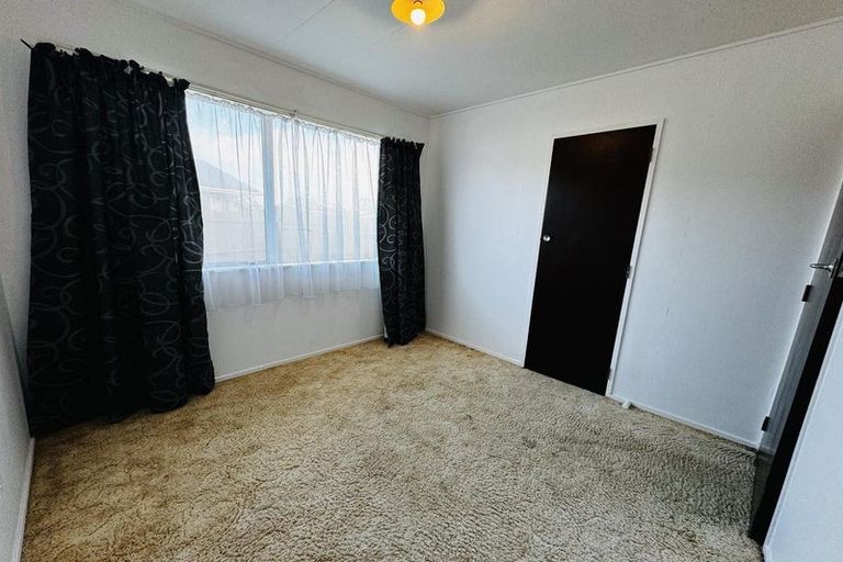 Photo of property in 42 Acacia Street, Kelvin Grove, Palmerston North, 4414
