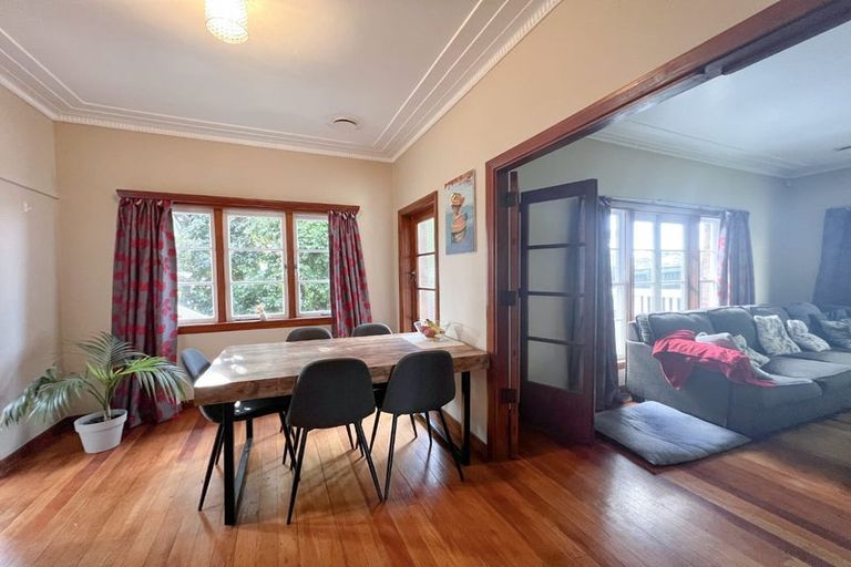 Photo of property in 227 Titirangi Road, Titirangi, Auckland, 0604