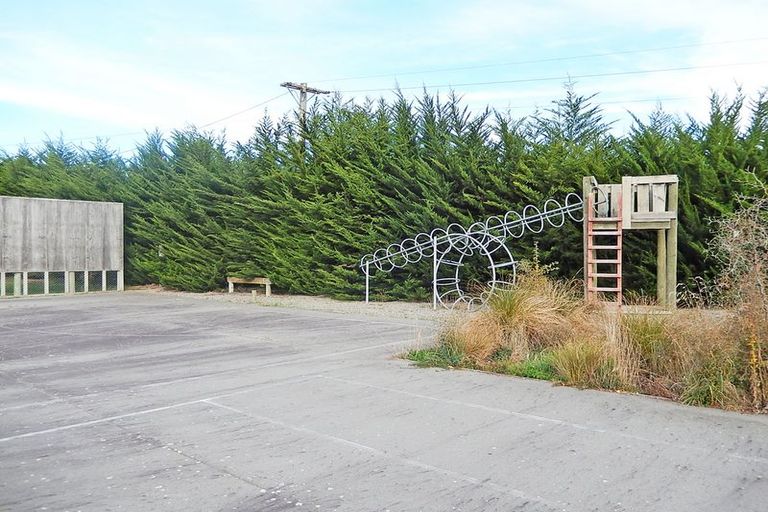 Photo of property in 23 Ross Road, Herbert, 9495