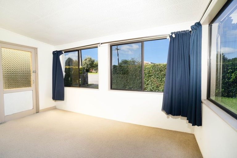 Photo of property in 11 Great North Road, Te Kamo, Whangarei, 0112