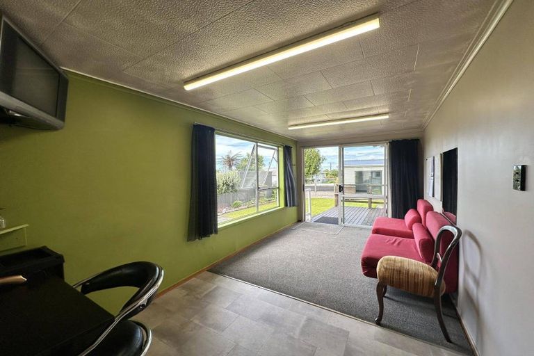 Photo of property in 25 Gow Street, Ross, 7812