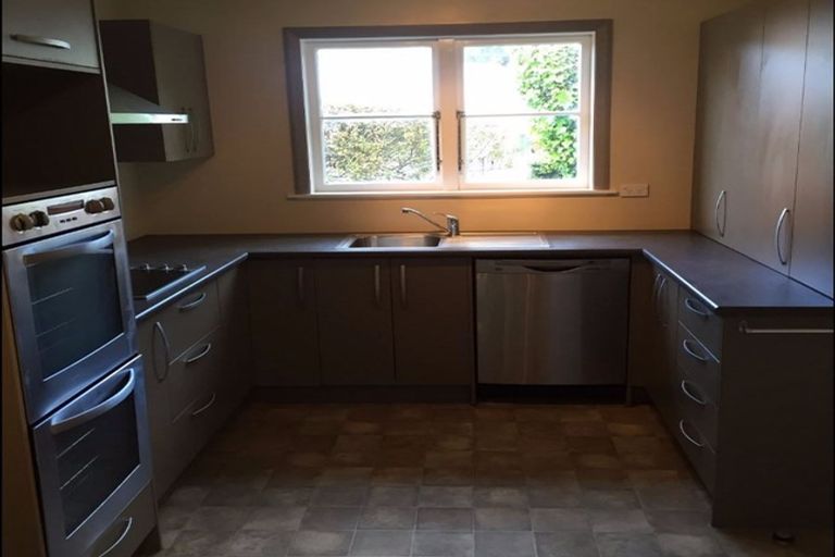 Photo of property in 136 Wyndham Road, Pinehaven, Upper Hutt, 5019