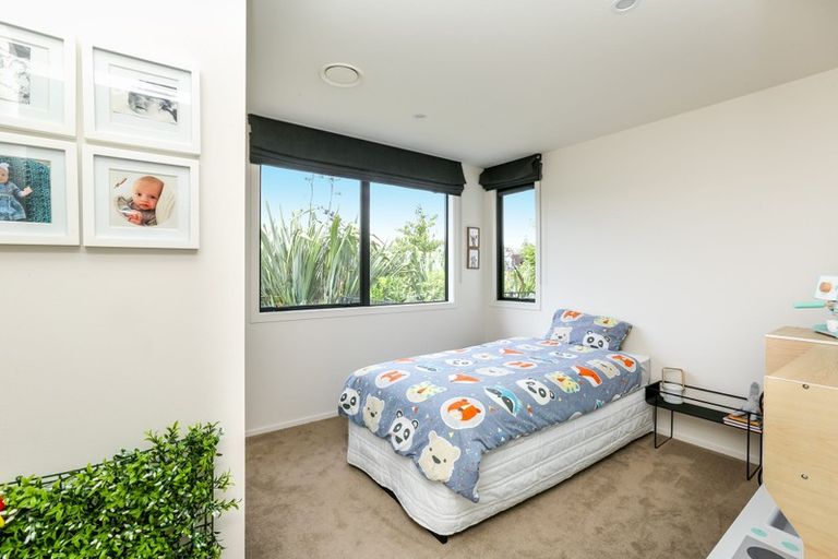 Photo of property in 2/31 Links Drive, Waiwhakaiho, New Plymouth, 4312