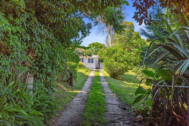 Photo of property in 27 Waikite Road, Welcome Bay, Tauranga, 3112